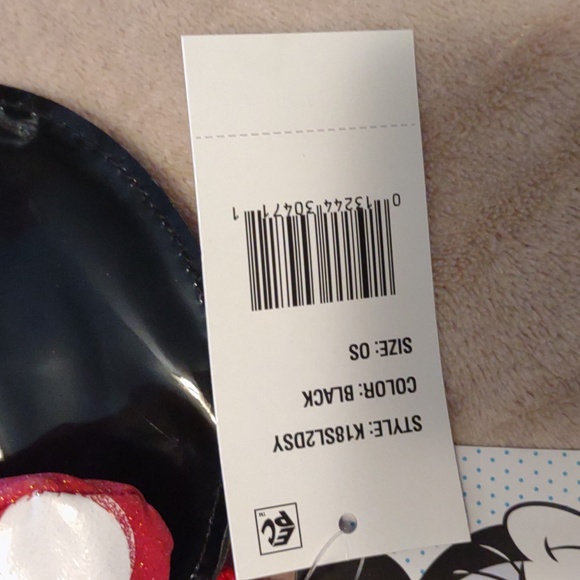 BIOWORLD๐ DISNEY Minnie Mouse Quilted Backpack - Picture 8 of 15